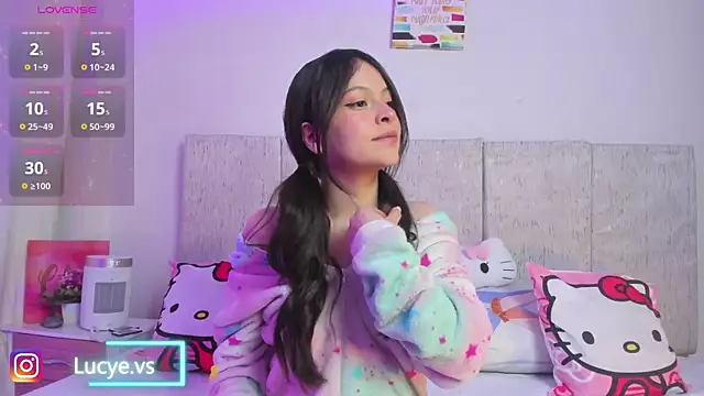 LucyEvans  online show from 10.06.25