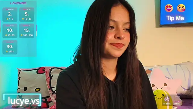 LucyEvans  online show from 11.17.25