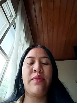 Miia grand online show from 11.18.25