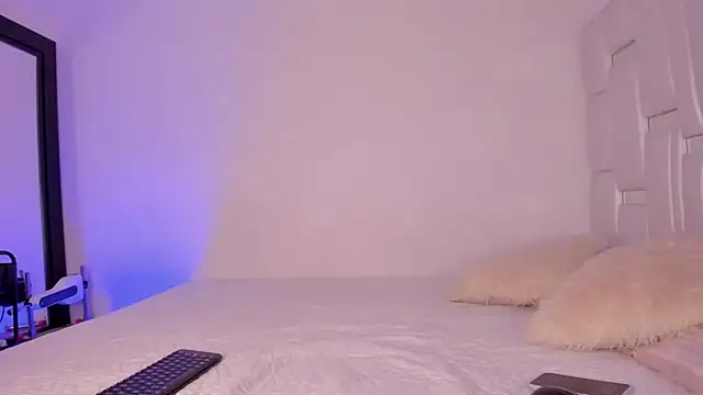 alanajonhsonm online show from 01.24.25