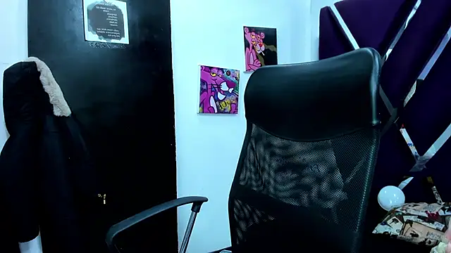 Paris Petit online show from 07.21.26