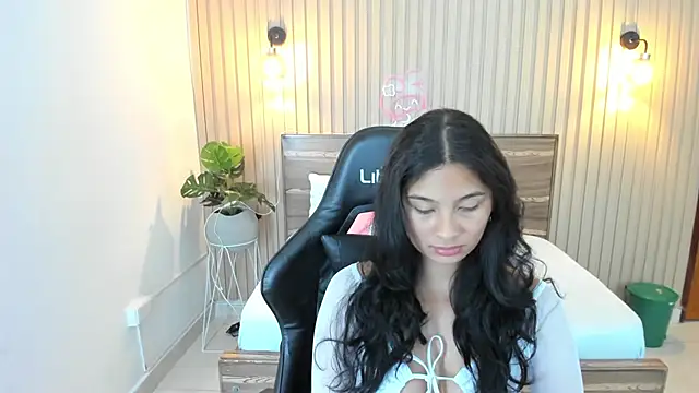 melody flowers online show from 03.20.25