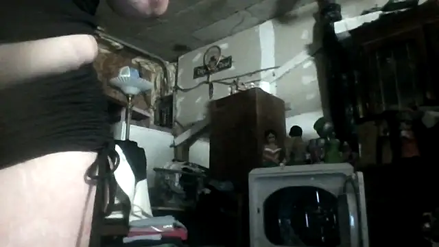 Snapshot of lilbishmiss chatting on 05.31.26 lilbishmiss online show from 05.31.26