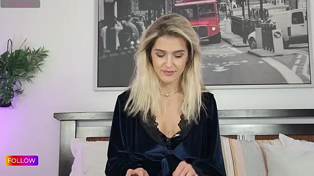 Sarah-Hart online show from 10.06.25