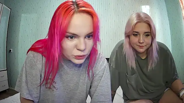 Snapshot of ChrisGirls chatting on 12.17.24 ChrisGirls online show from 12.17.24