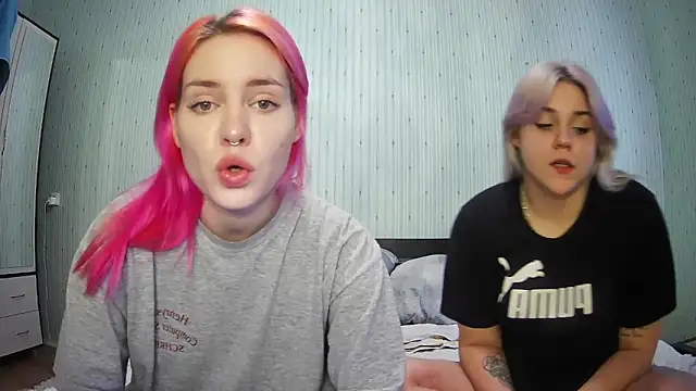 Snapshot of ChrisGirls chatting on 01.07.25 ChrisGirls online show from 01.07.25