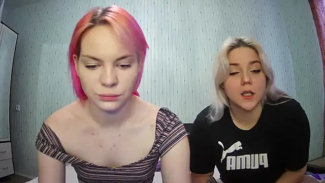 Snapshot of ChrisGirls chatting on 01.15.25 ChrisGirls online show from 01.15.25