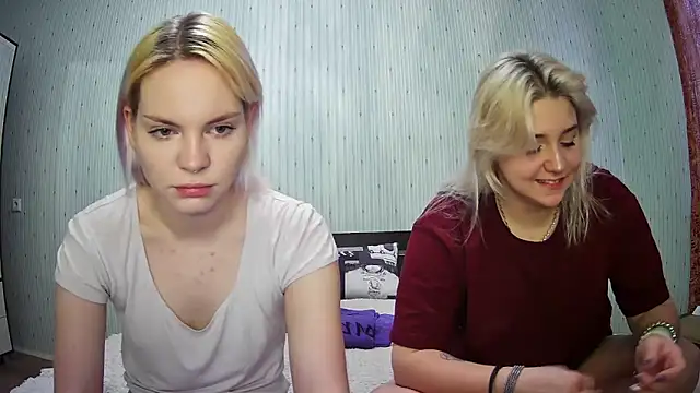 Snapshot of ChrisGirls chatting on 01.24.25 ChrisGirls online show from 01.24.25