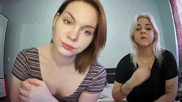 Snapshot of ChrisGirls chatting on 02.27.25 ChrisGirls online show from 02.27.25