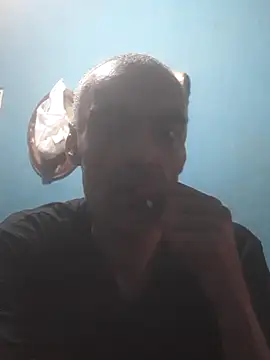 Snapshot of hugosafado333 chatting on 10.16.25 hugosafado333 online show from 10.16.25