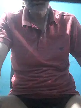 Snapshot of hugosafado333 chatting on 10.31.25 hugosafado333 online show from 10.31.25