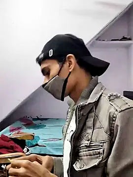 Snapshot of Habibi_big_b chatting on 12.25.24 Habibi big b online show from 12.25.24