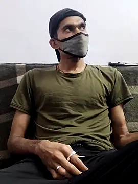 Snapshot of Habibi_big_b chatting on 02.18.25 Habibi big b online show from 02.18.25