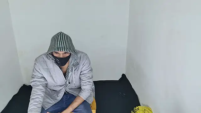 Snapshot of Habibi_big_b chatting on 11.24.25 Habibi big b online show from 11.24.25