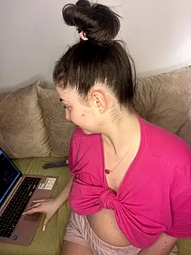 GraceCarther online show from 11.21.25