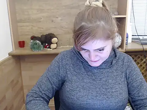 Snapshot of DaniellaKiss chatting on 01.12.26 DaniellaKiss online show from 01.12.26