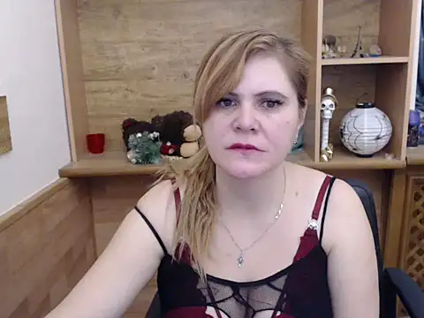 Snapshot of DaniellaKiss chatting on 02.28.26 DaniellaKiss online show from 02.28.26