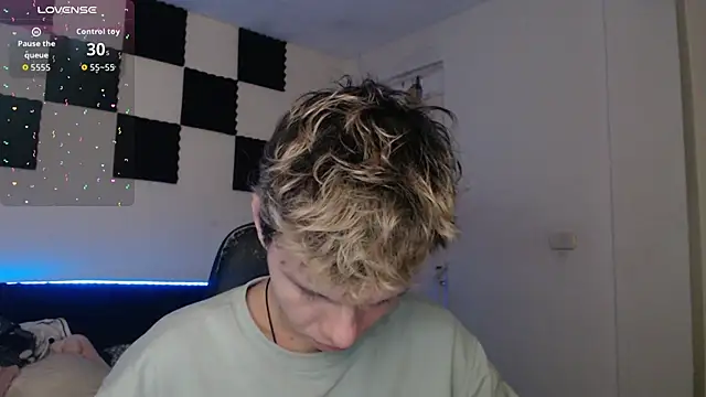 bryamado69 online show from 10.19.25