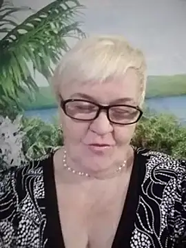 Snapshot of VioletSweet566 chatting on 12.04.24 VioletSweet566 online show from 12.04.24