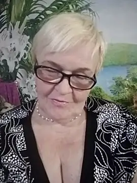 Snapshot of VioletSweet566 chatting on 12.05.24 VioletSweet566 online show from 12.05.24