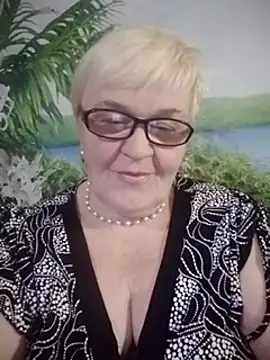 Snapshot of VioletSweet566 chatting on 12.08.24 VioletSweet566 online show from 12.08.24