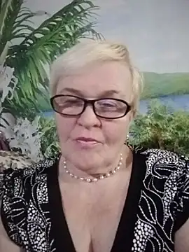 Snapshot of VioletSweet566 chatting on 12.10.24 VioletSweet566 online show from 12.10.24