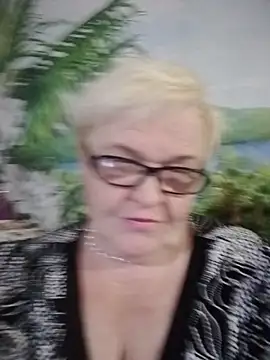 Snapshot of VioletSweet566 chatting on 12.10.24 VioletSweet566 online show from 12.10.24