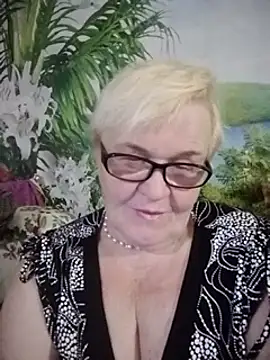 Snapshot of VioletSweet566 chatting on 12.10.24 VioletSweet566 online show from 12.10.24