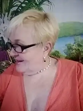 Snapshot of VioletSweet566 chatting on 12.11.24 VioletSweet566 online show from 12.11.24