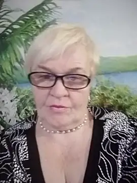 Snapshot of VioletSweet566 chatting on 12.12.24 VioletSweet566 online show from 12.12.24