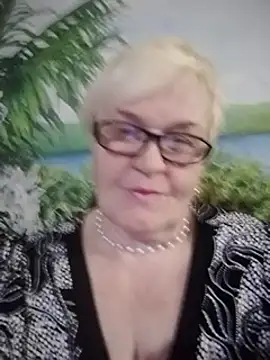 Snapshot of VioletSweet566 chatting on 12.12.24 VioletSweet566 online show from 12.12.24