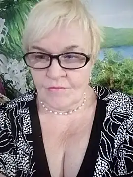 Snapshot of VioletSweet566 chatting on 12.14.24 VioletSweet566 online show from 12.14.24