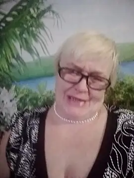 Snapshot of VioletSweet566 chatting on 01.15.25 VioletSweet566 online show from 01.15.25