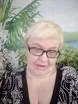 Snapshot of VioletSweet566 chatting on 01.18.25 VioletSweet566 online show from 01.18.25