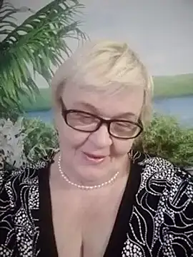 Snapshot of VioletSweet566 chatting on 01.20.25 VioletSweet566 online show from 01.20.25