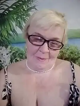 Snapshot of VioletSweet566 chatting on 01.23.25 VioletSweet566 online show from 01.23.25