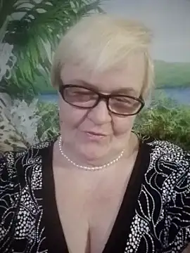 Snapshot of VioletSweet566 chatting on 01.26.25 VioletSweet566 online show from 01.26.25