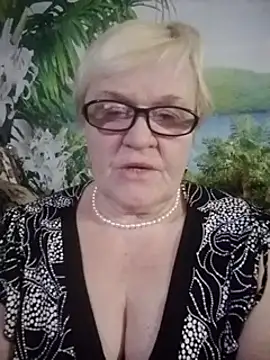 Snapshot of VioletSweet566 chatting on 01.27.25 VioletSweet566 online show from 01.27.25