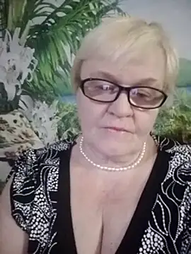 Snapshot of VioletSweet566 chatting on 01.28.25 VioletSweet566 online show from 01.28.25