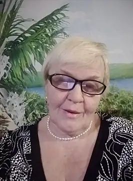 Snapshot of VioletSweet566 chatting on 01.28.25 VioletSweet566 online show from 01.28.25