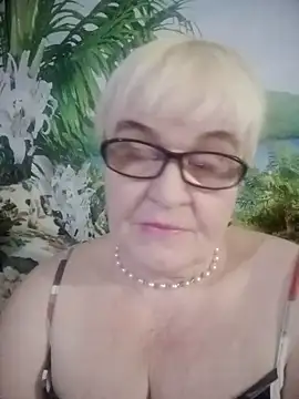 Snapshot of VioletSweet566 chatting on 02.01.25 VioletSweet566 online show from 02.01.25