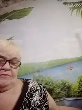 Snapshot of VioletSweet566 chatting on 02.04.25 VioletSweet566 online show from 02.04.25