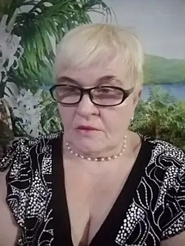 Snapshot of VioletSweet566 chatting on 02.05.25 VioletSweet566 online show from 02.05.25