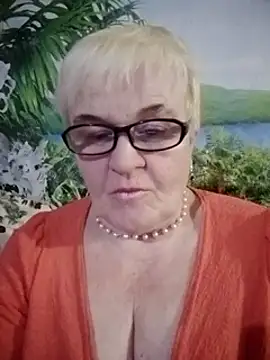 Snapshot of VioletSweet566 chatting on 02.06.25 VioletSweet566 online show from 02.06.25