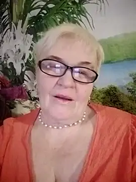 Snapshot of VioletSweet566 chatting on 02.06.25 VioletSweet566 online show from 02.06.25