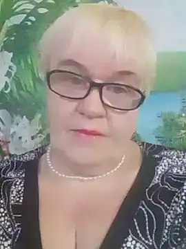 Snapshot of VioletSweet566 chatting on 02.09.25 VioletSweet566 online show from 02.09.25