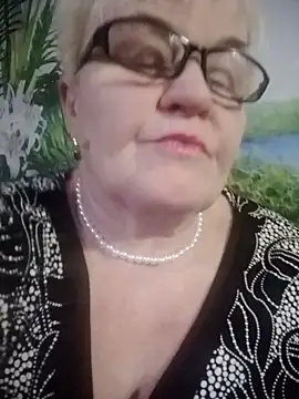 Snapshot of VioletSweet566 chatting on 02.09.25 VioletSweet566 online show from 02.09.25