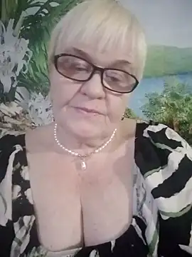 Snapshot of VioletSweet566 chatting on 02.15.25 VioletSweet566 online show from 02.15.25