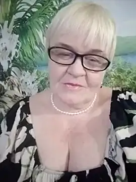 Snapshot of VioletSweet566 chatting on 02.20.25 VioletSweet566 online show from 02.20.25