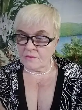 Snapshot of VioletSweet566 chatting on 02.21.25 VioletSweet566 online show from 02.21.25